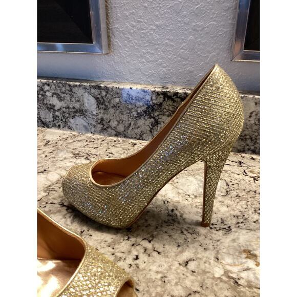 Badgley Mischka Humbie peep toe Pump  7.5 Gold Glitter Platfrom Heels Slip on - Picture 13 of 14